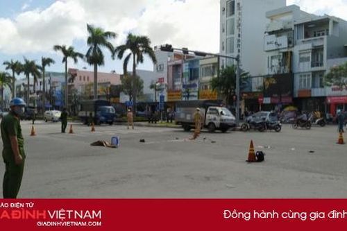 Cô gái trẻ tử vong thương tâm khi dừng đèn đỏ
