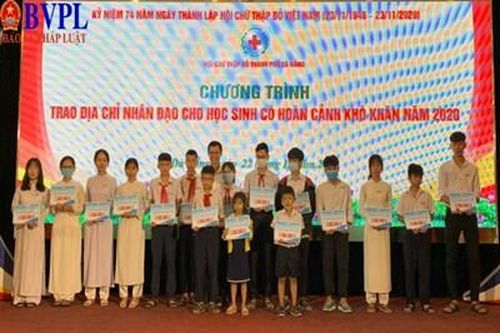 Trao địa chỉ nhân đạo cho 156 học sinh có hoàn cảnh khó khăn