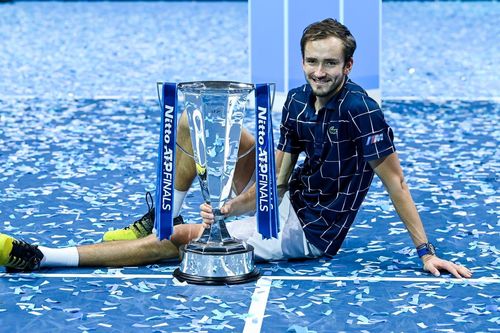 Ngược dòng hạ Thiem, Daniil Medvedev lần đầu vô địch ATP Finals