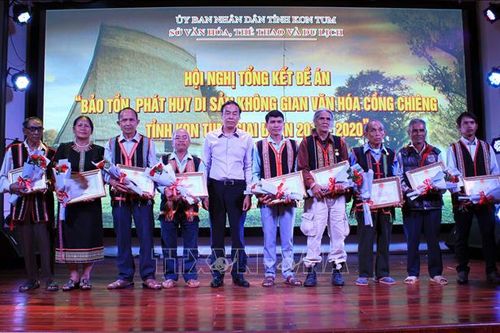 Bảo tồn và phát huy di sản không gian văn hóa cồng chiêng