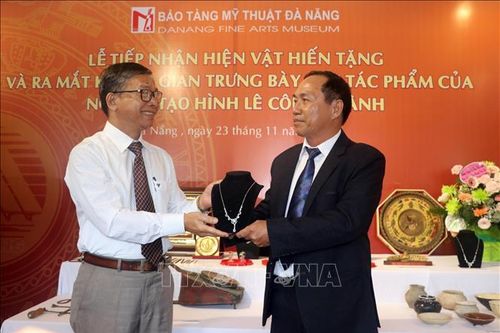 Đà Nẵng tiếp nhận các hiện vật quý do người dân hiến tặng