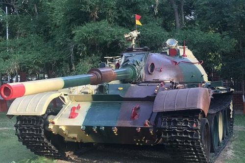 Ấn Độ xây dựng tượng đài từ xe tăng T-55