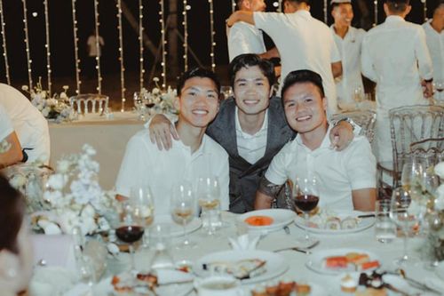 Cầu thủ đồng loạt 'xả hình', tiết lộ 'thiệt hại' sau đám cưới Công Phượng - Viên Minh