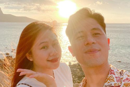 Trang Heo khoe ảnh selfie tình cảm với Đình Trọng dưới ánh hoàng hôn