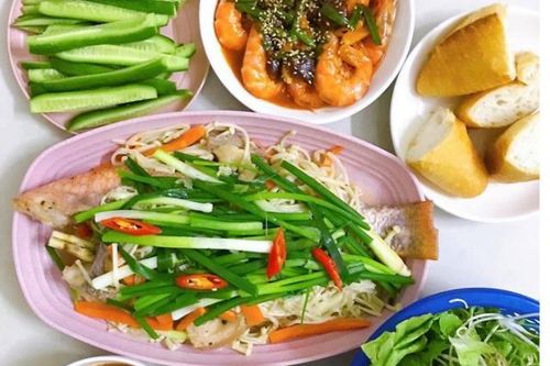 9X khoe những bữa cơm ngon món gì cũng nấu được, dân mạng xem rồi thi nhau nhận 'đồng hương'
