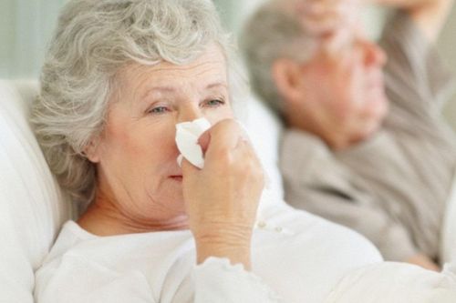6 biện pháp giúp giảm cơn ngạt mũi mùa khô hanh và lưu ý khi bị bệnh