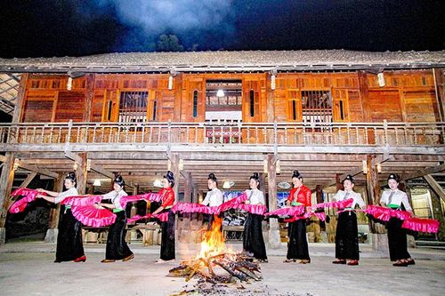Tạo không gian văn hóa đa dạng sắc màu