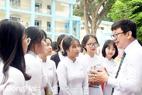 Học sinh cần chủ động tự hướng nghiệp