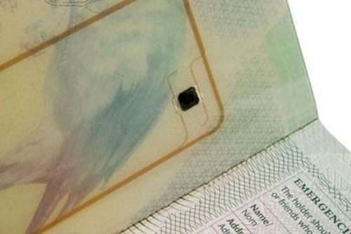 Quy trình thu thập vân tay để cấp hộ chiếu có gắn chíp điện tử