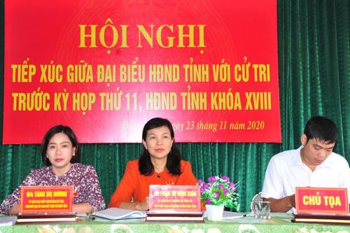 Đồng chí Phó Chủ tịch HĐND tỉnh Phạm Thị Minh Xuân tiếp xúc cử tri