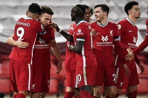 Vùi dập Leicester, Liverpool vươn lên vị trí nhì bảng