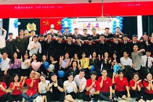 Sôi động đêm Gala chào tân sinh viên của Học viện Chính trị CAND