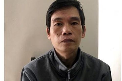 'Gửi' bạn gái ở chỗ người quen, dùng khẩu trang che biển xe để đi cướp