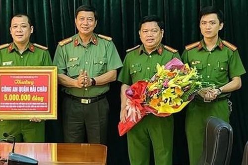 Khen thưởng đột xuất Đội Hình sự Công an quận Hải Châu, TP Đà Nẵng