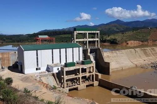 Thủy điện tích nước trái phép bị phạt... 25 triệu đồng