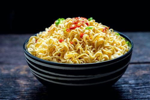 Thực hư chuyện chất béo và chất bảo quản trong mì ăn liền gây khó tiêu