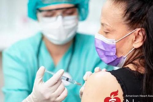 Tiêm phòng cúm làm giảm nguy cơ tử vong ở người mắc bệnh tim