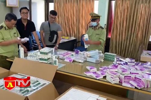 Phát hiện hàng trăm nghìn hộp thuốc tân dược trôi nổi được bán qua mạng xã hội