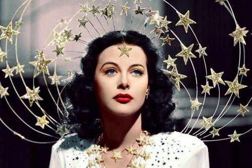 Nữ minh tinh đầu tiên khỏa thân trên màn ảnh - Hedy Lamarr