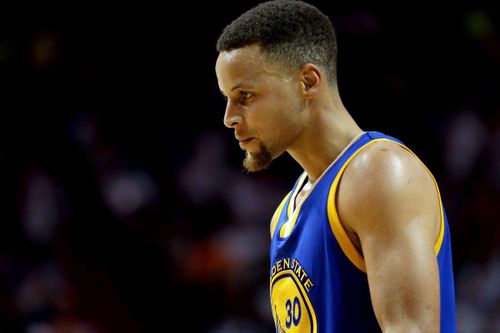 Stephen Curry khóc khi biết Klay Thompson dính chấn thương
