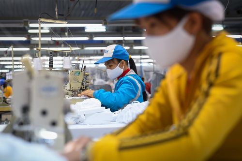 Ngân hàng khó xoay xở với quy định cung cấp thông tin tài khoản