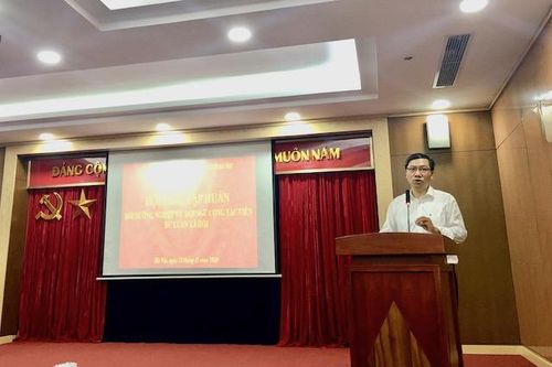 Vì sao tin đồn vẫn tồn tại trong xã hội hiện đại?