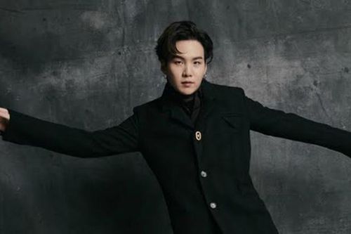 BTS: Thách thức vẻ nam tính truyền thống