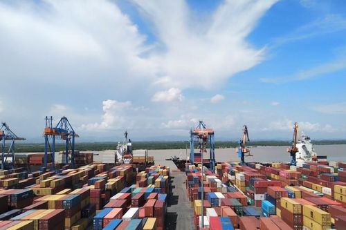 Hàng hóa qua cảng biển tăng 5% so với cùng kỳ