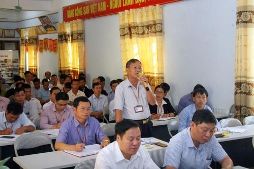 Đồng chí Phùng Quốc Hiển tiếp xúc cử tri tại Lai Châu