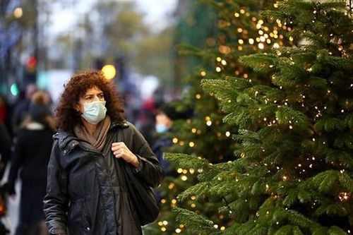 Châu Âu lo ngại tình trạng 'siêu lây nhiễm' Covid-19 trong mùa Giáng sinh