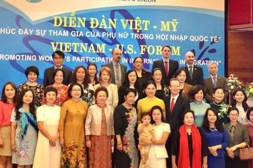 Thúc đẩy sự tham gia của phụ nữ trong hội nhập quốc tế