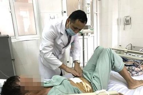 Ăn quá nhiều quả hồng, người đàn ông phải cấp cứu vì tắc ruột