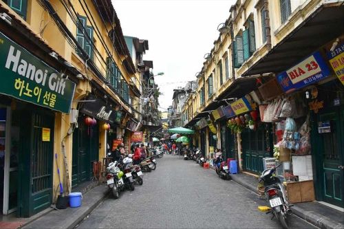 Du lịch đói khách kéo dài