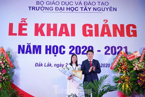 Tân thủ khoa Trường Đại học Tây Nguyên là nữ sinh viên ngành y