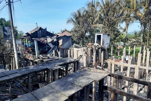 Sau tiếng nổ lớn, 7 căn nhà ở Châu Đốc bị thiêu rụi