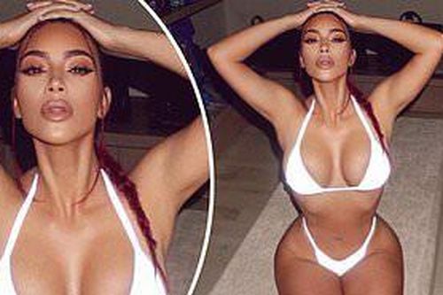 Kim Kardashian khiến fan 'dậy sóng' với ảnh bikini bé xíu, phô triệt để lợi thế hình thể