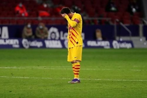 Messi bị Van Basten chê chơi 'như thợ làm bánh'