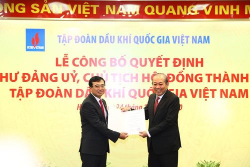 Trao quyết định bổ nhiệm Thứ trưởng Bộ Công thương làm Chủ tịch PVN