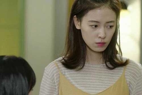 Đi chợ thấy chị dâu mua thước dây, tôi hỏi dò thì phát hiện chuyện đại nghịch bất đạo ả toan làm với mẹ chồng