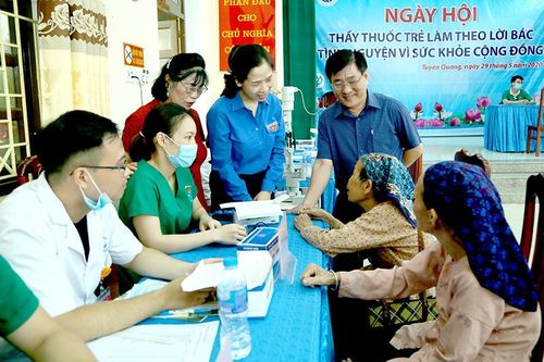 Chung tay chia sẻ cùng người khuyết tật, trẻ em mồ côi