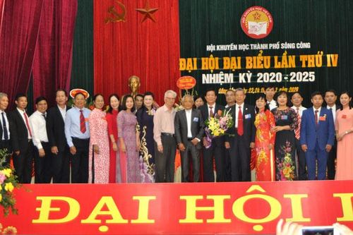 Khơi dậy phong trào toàn dân học tập suốt đời