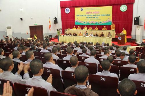 Ban Giáo dục Phật giáo T.Ư thăm Học viện PGVN tại Huế