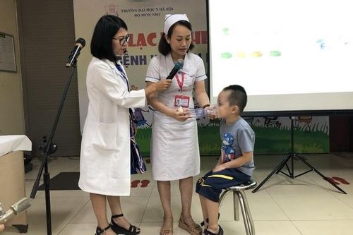 Điều trị hen trẻ em không chỉ là uống thuốc...