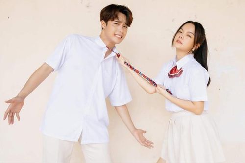Phạm Quỳnh Anh 'lột xác' trong MV làm về tình yêu học đường