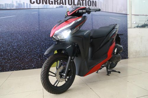 Hơn 50 triệu đồng, chọn Yamaha NVX 155 hay Honda Vario 150?