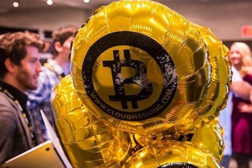 Bitcoin vượt ngưỡng 19.000 USD, cơn sốt tiền điện tử quay lại?