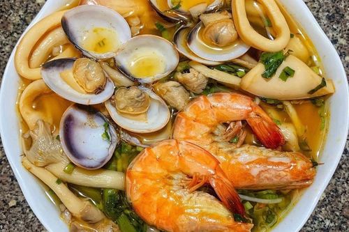 Địa chỉ ăn bún hải sản được thực khách ưa chuộng ở TP.HCM