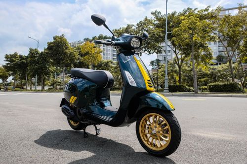 Vespa Sprint 150 Racing Sixties - khác biệt ở màu sơn