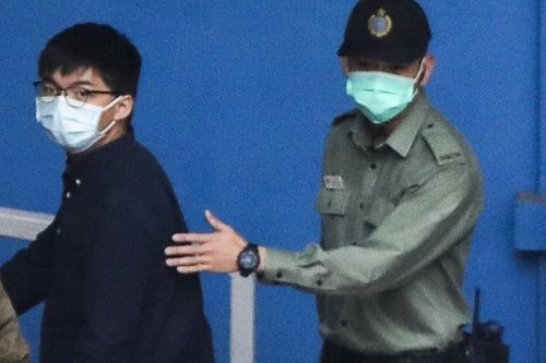 Joshua Wong bị biệt giam vì bác sĩ phát hiện 'bóng mờ' trong bụng