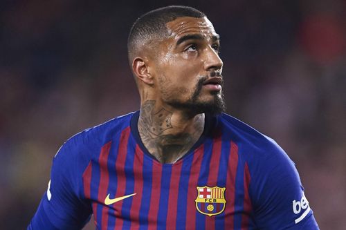 'Tôi từng nghĩ bỏ bóng đá khi tập luyện với Messi'